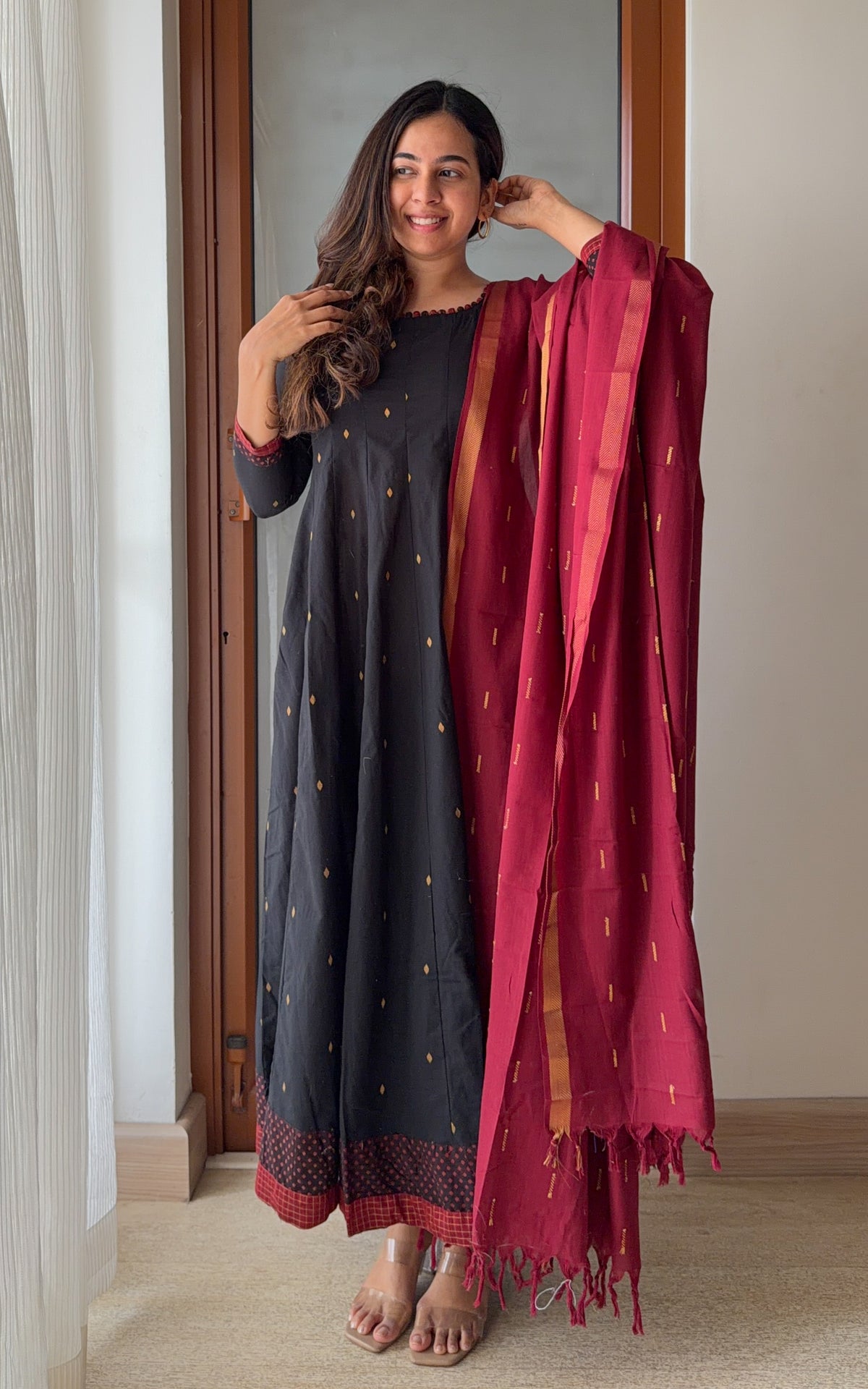 Kundhavai Black (Kurti+Dupatta)
