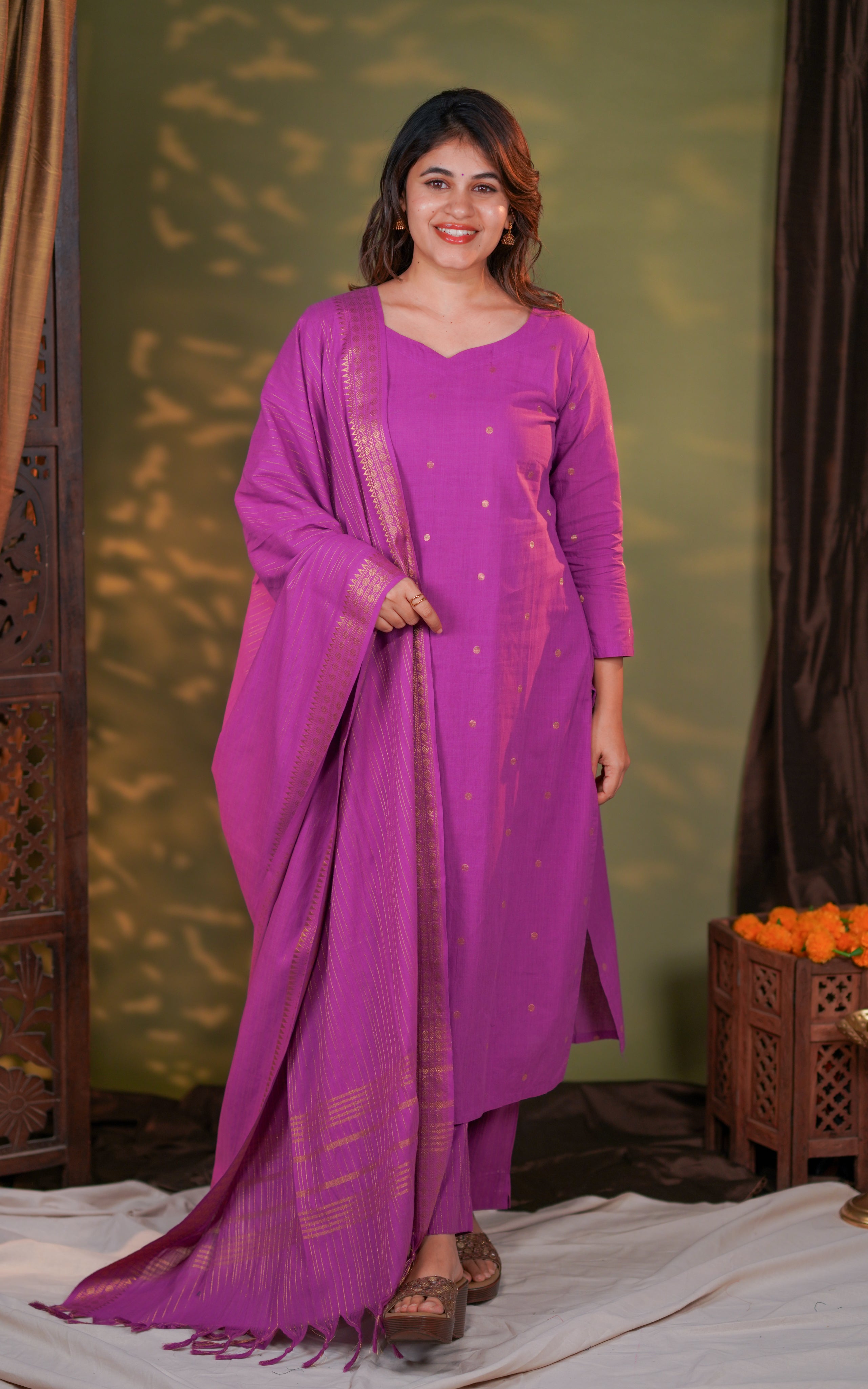 sweetheart neck,v notched neck,u neck,