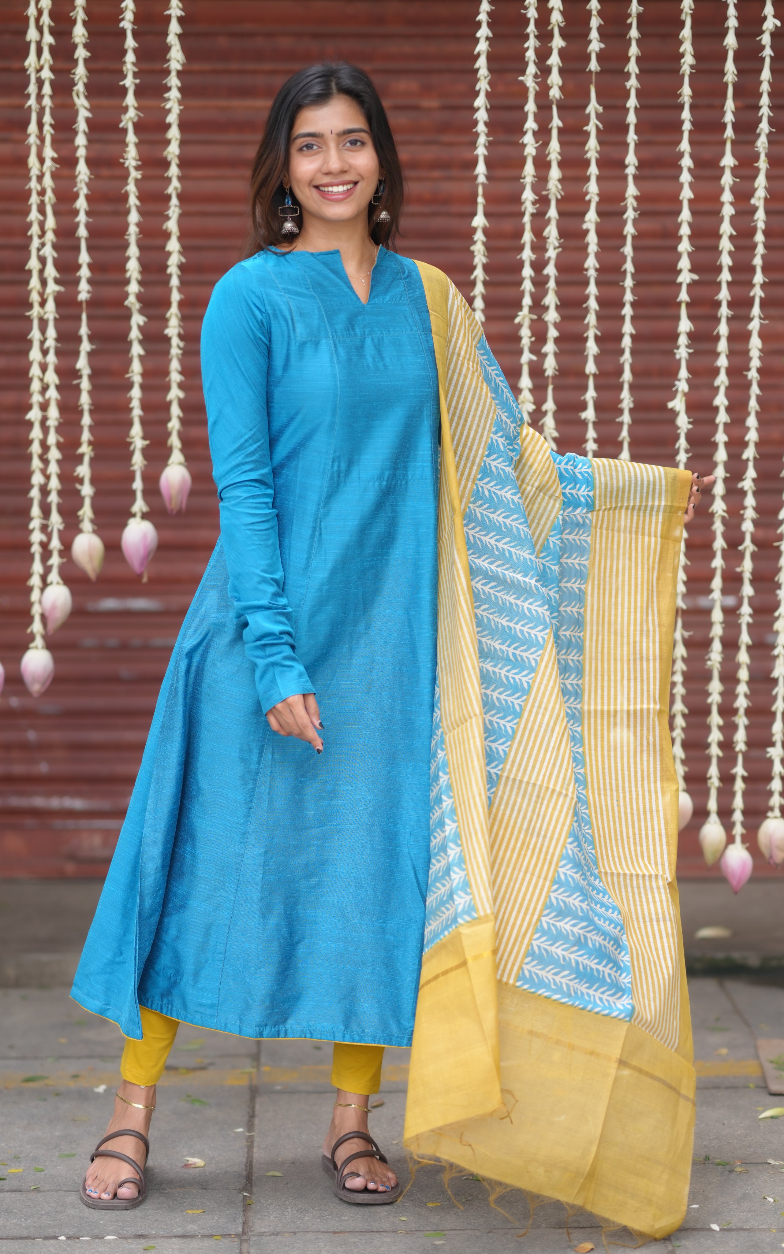 Kadhalar Dhinam 2 (Kurti+Dupatta)