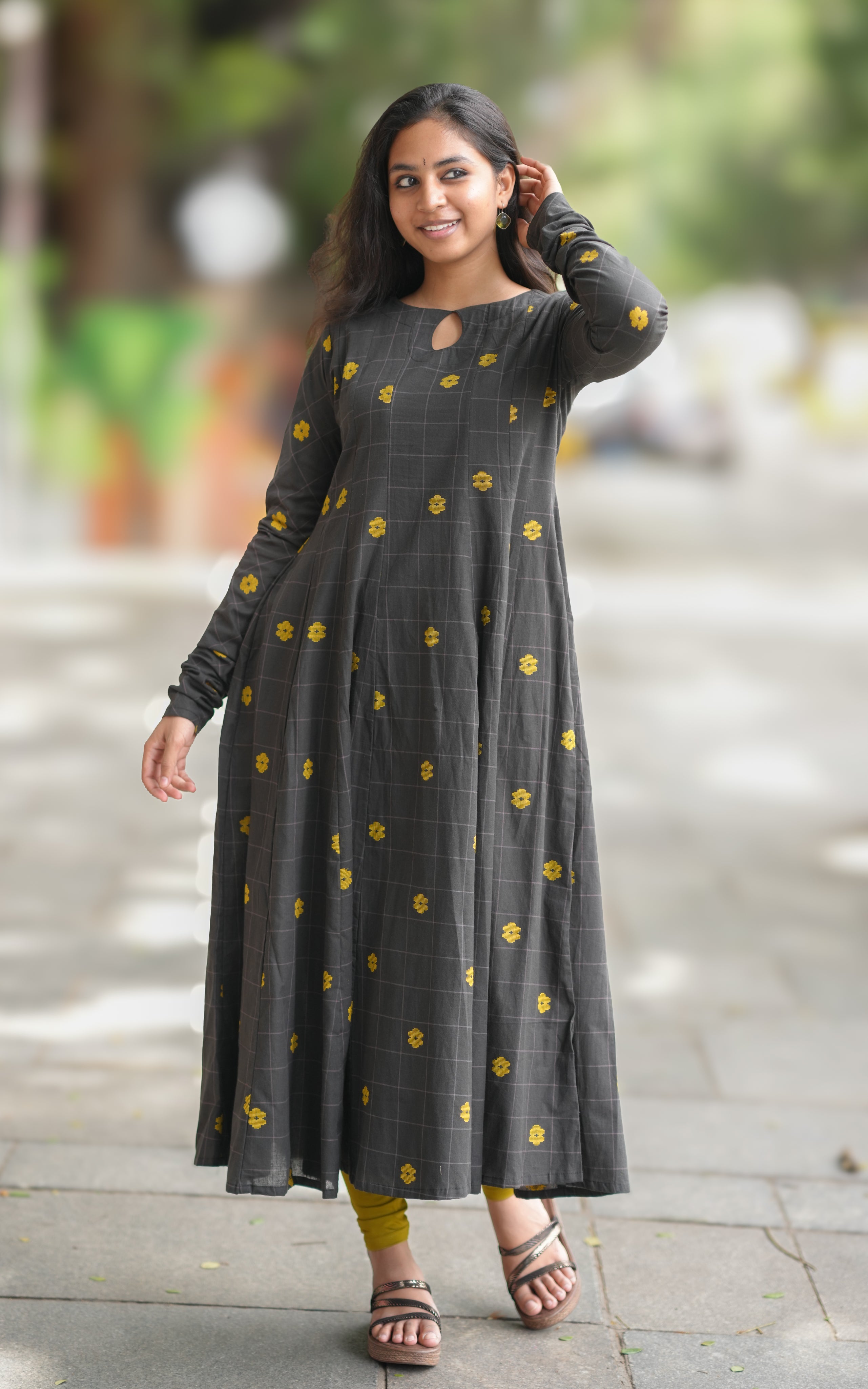 Anarkali kurti with floral motifs
