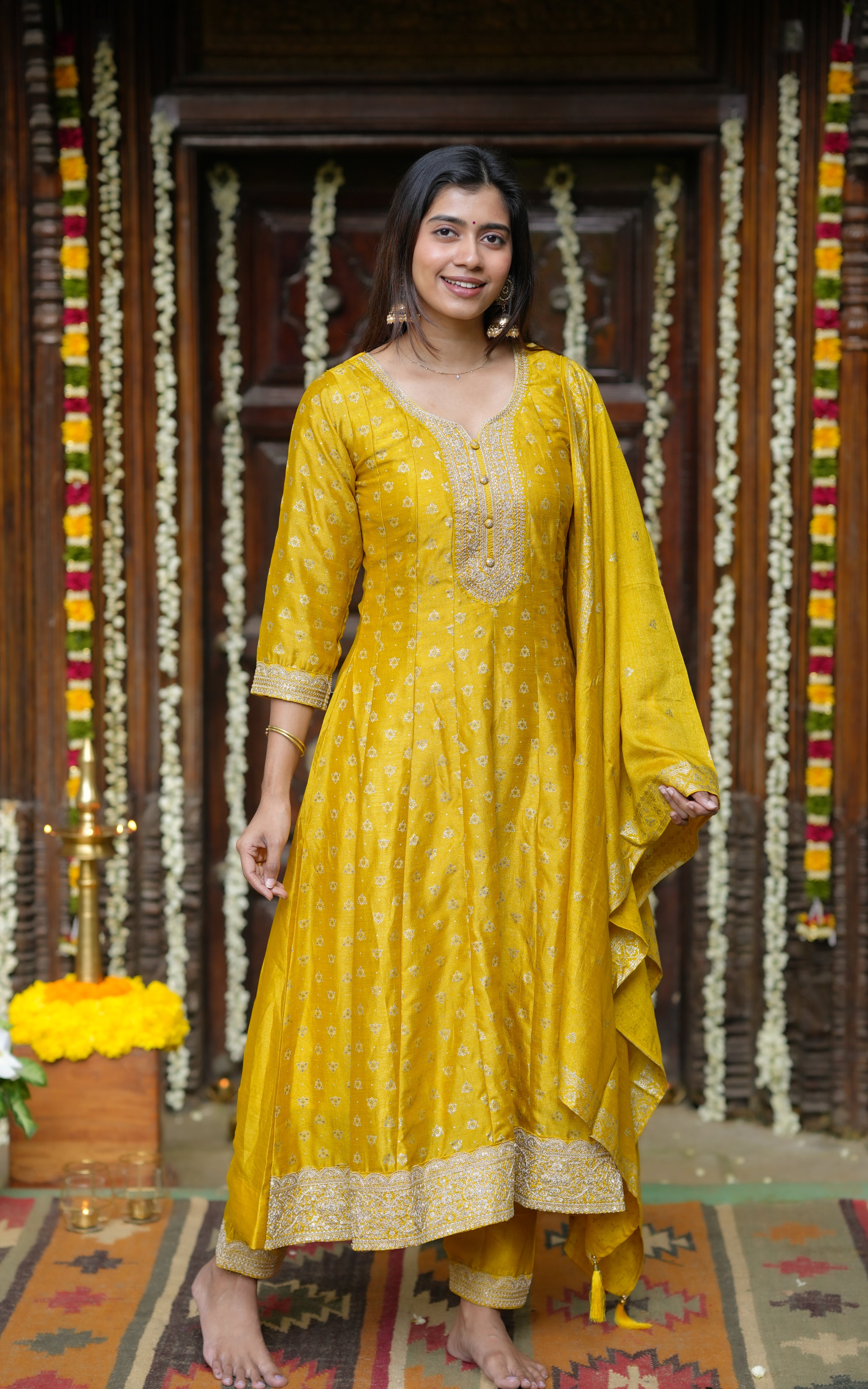  Three-piece set that’s perfect for wedding functions, festive dinners, or poojas.