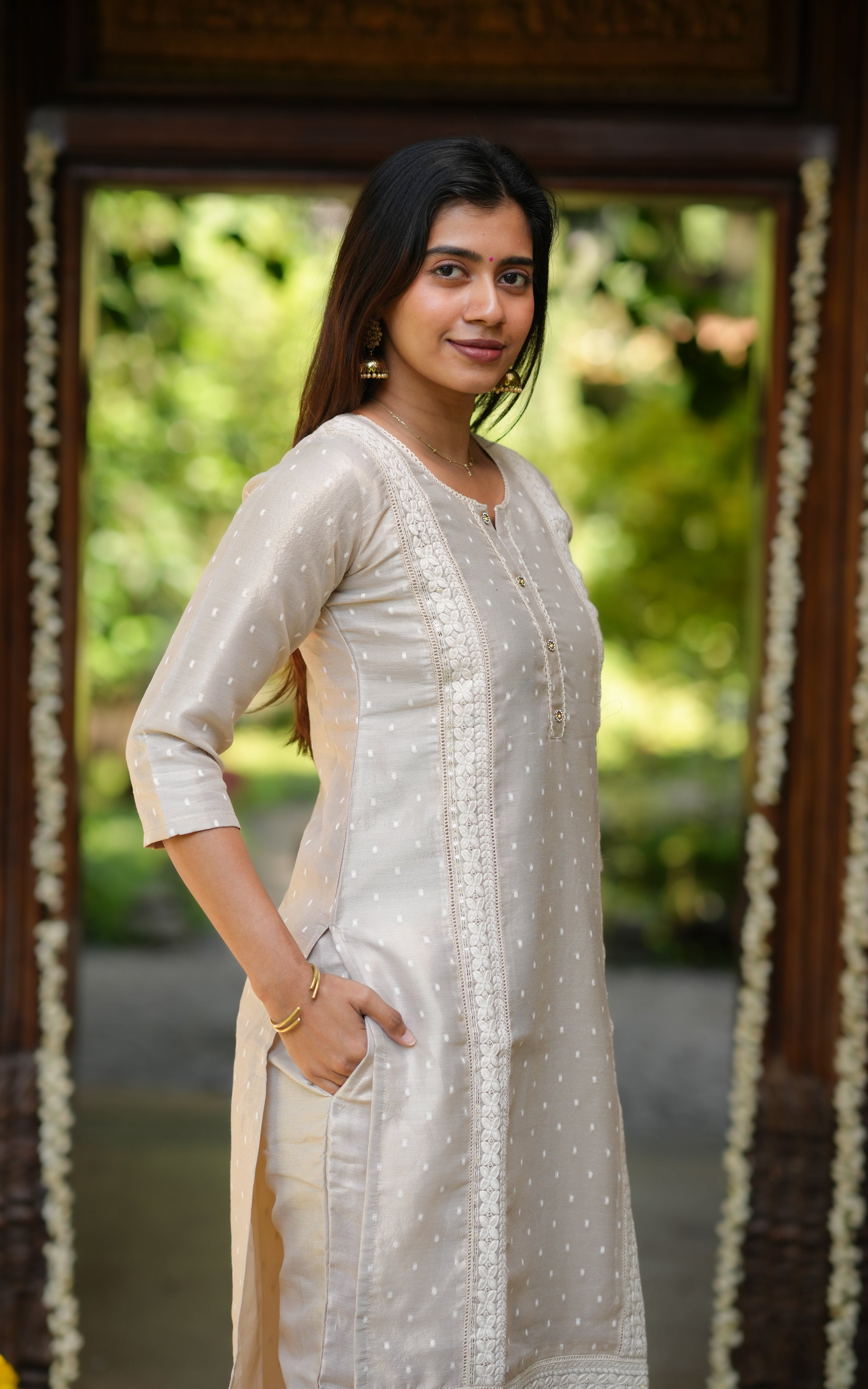  From temple visits to family dinners, this set has festive charm in every thread.