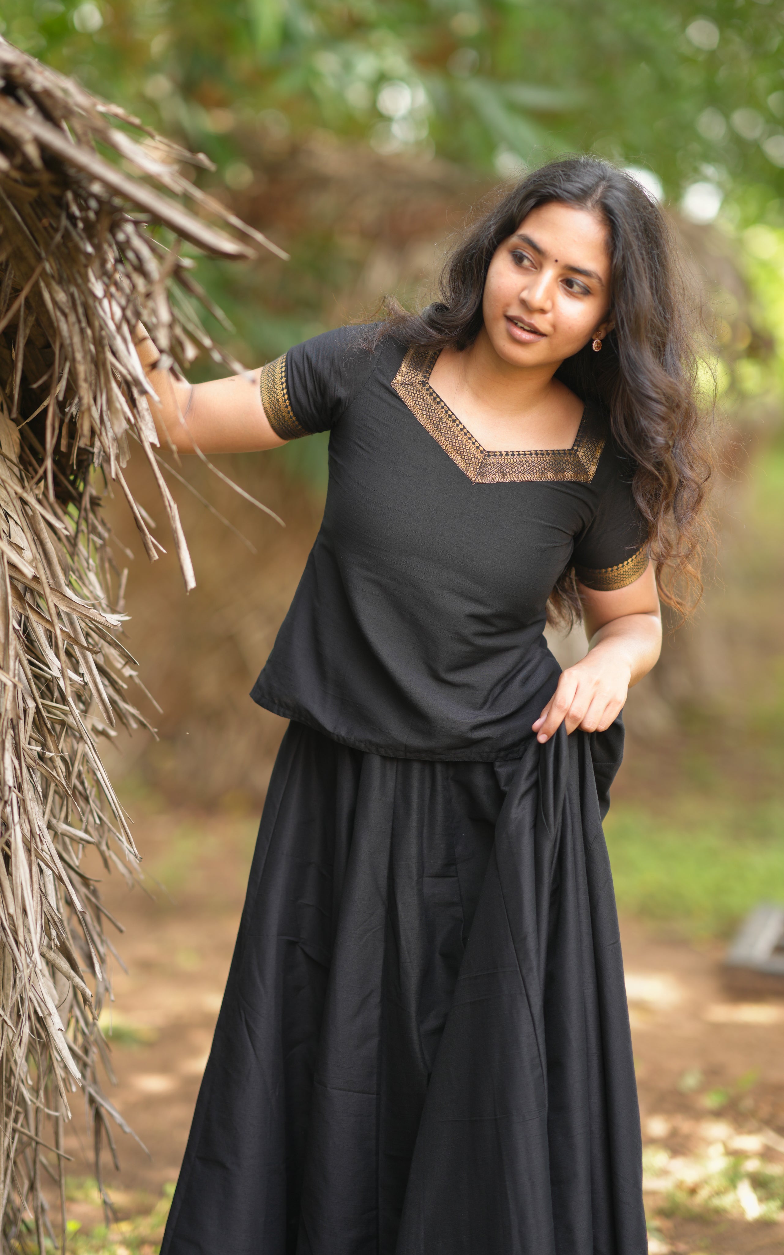 Ethnic top and flared skirt outfit for women – inspired by Jayam Kondaan’s Suttri Varum Bhoomi rural aesthetic