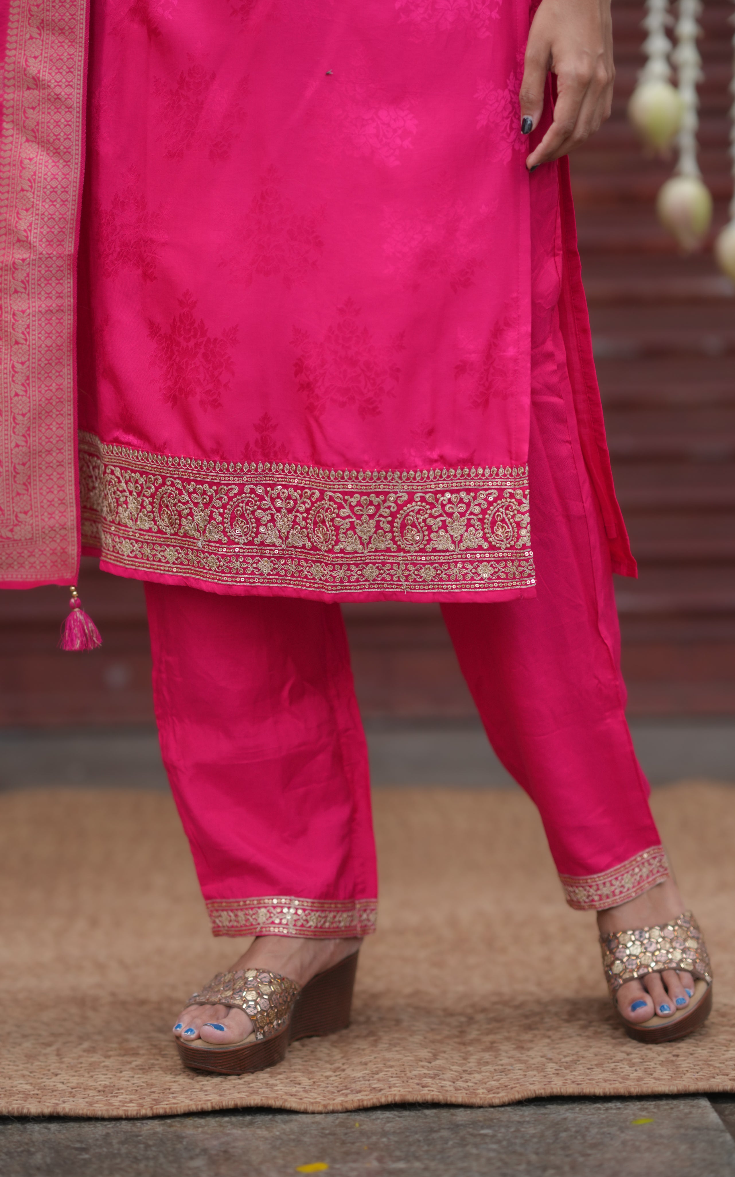 Straight-cut kurti set for women
