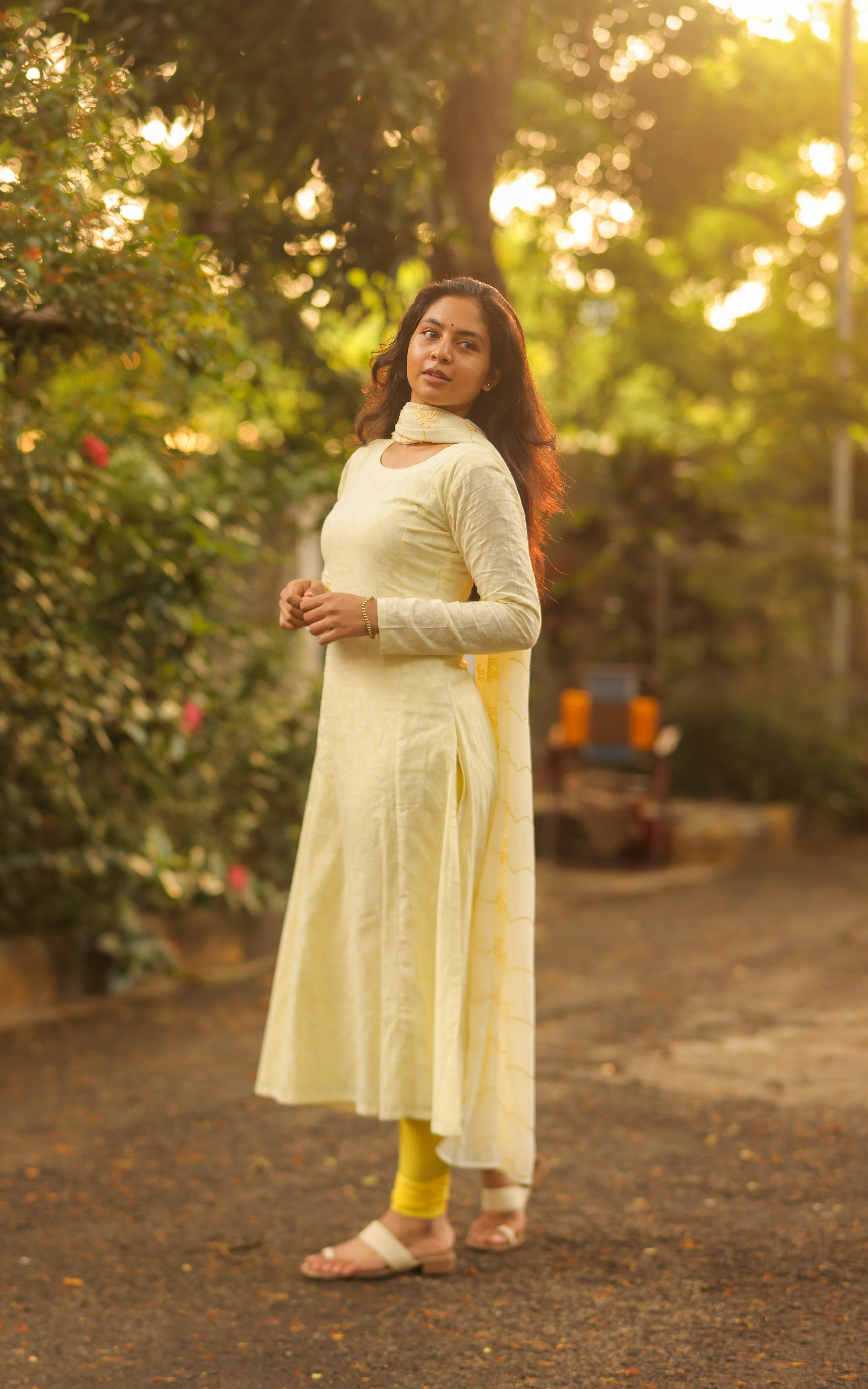 
Kandukondain Kandukondain Meenu Movie Recreation Outfit