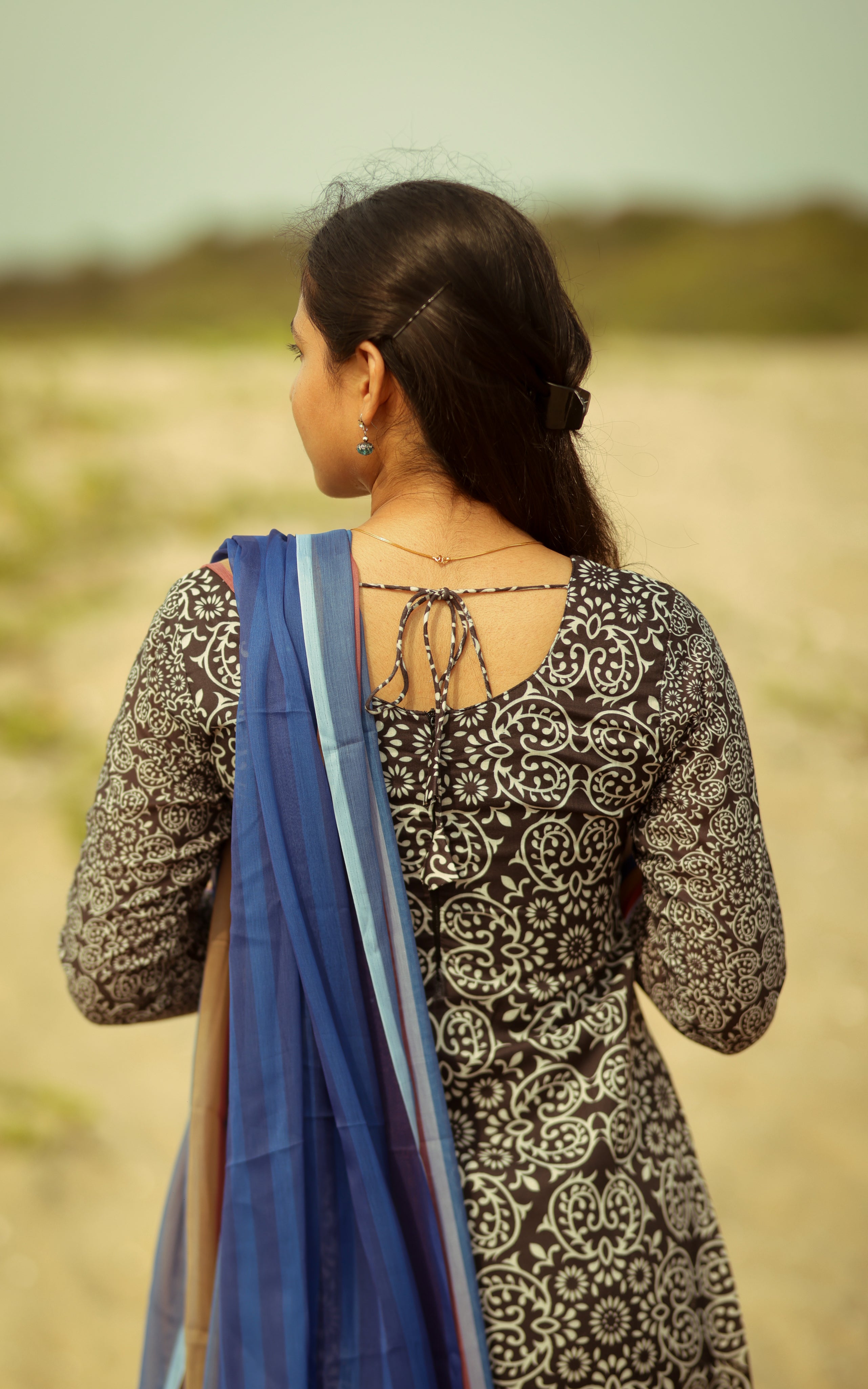 Simple straight kurti with back round neck
